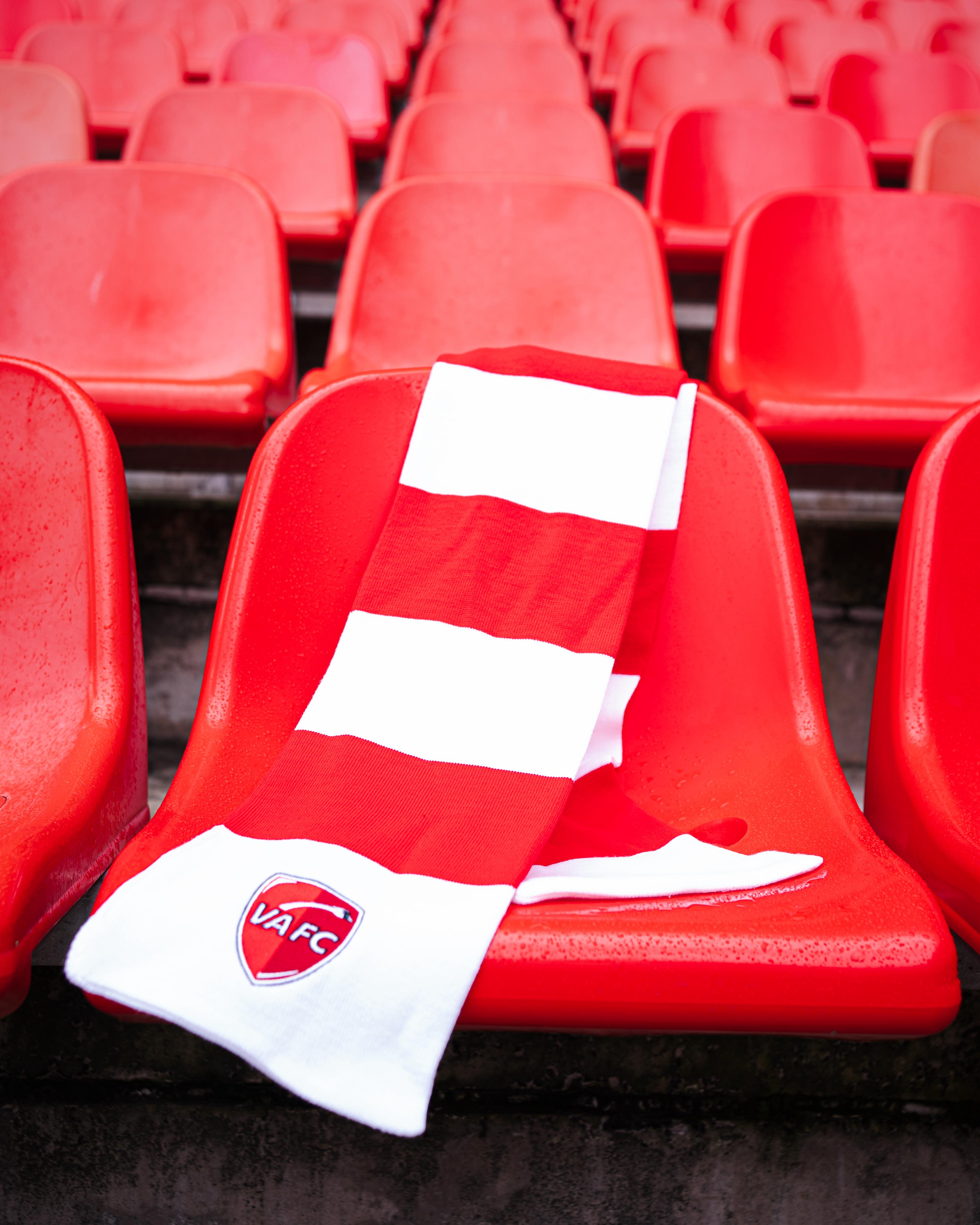 ÉCHARPE ROUGE ET BLANCHE VAFC 2025/2026