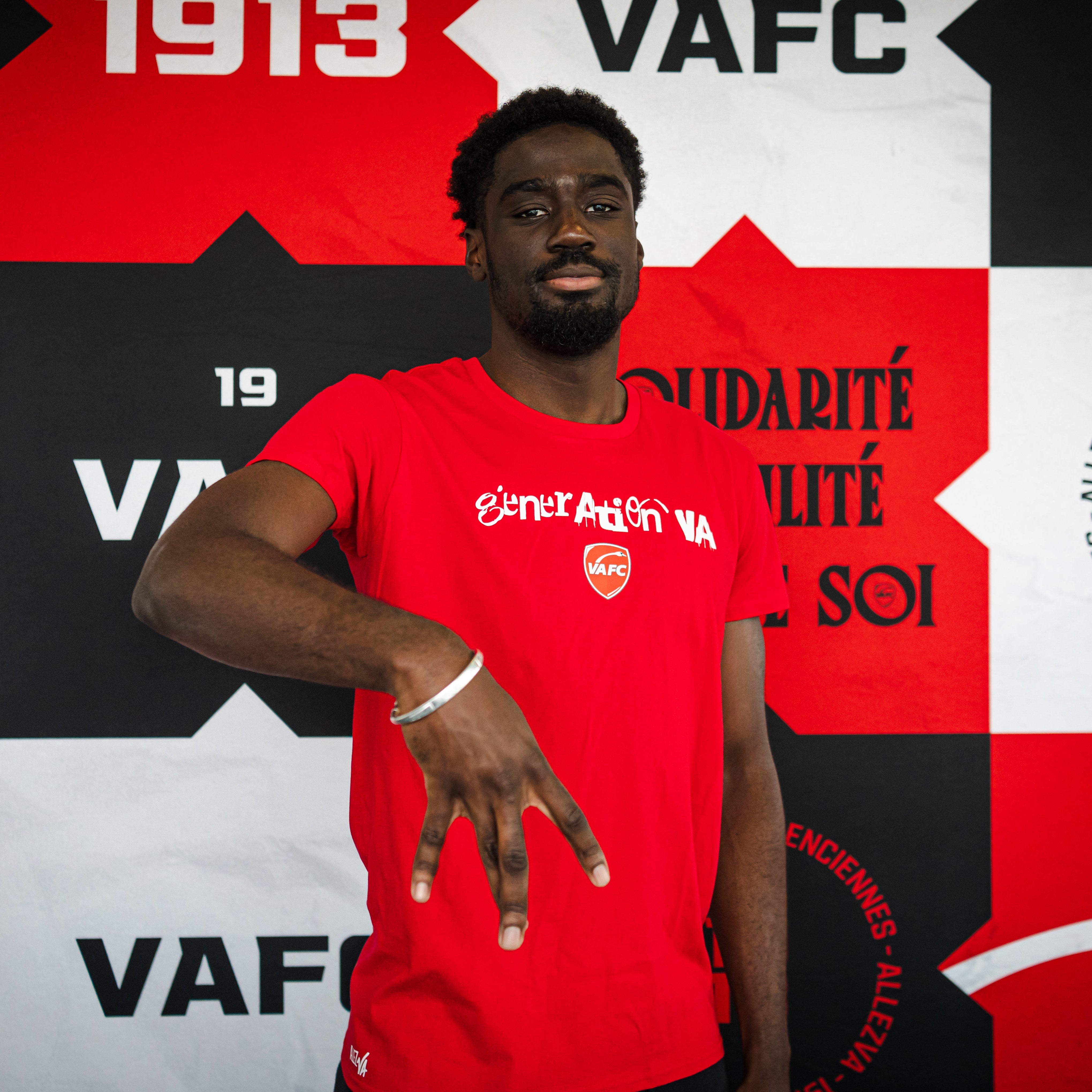 TEE-SHIRT ROUGE GÉNÉRATION VA