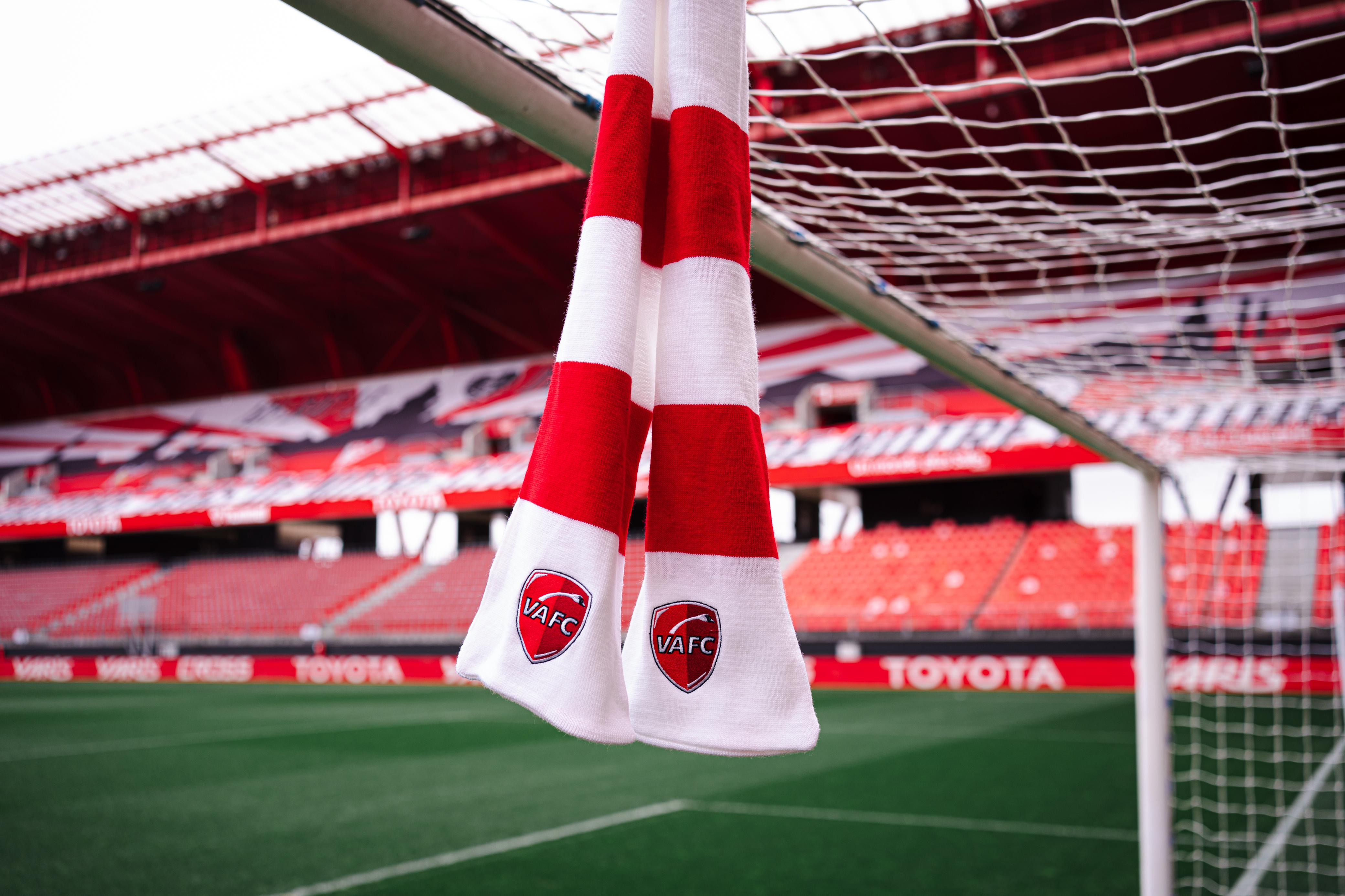 ÉCHARPE ROUGE ET BLANCHE VAFC 2025/2026